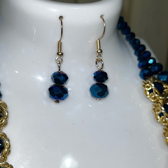 Elegant Blue and Gold Faceted Necklace and Earring Set NEW! - Picture 5 of 6